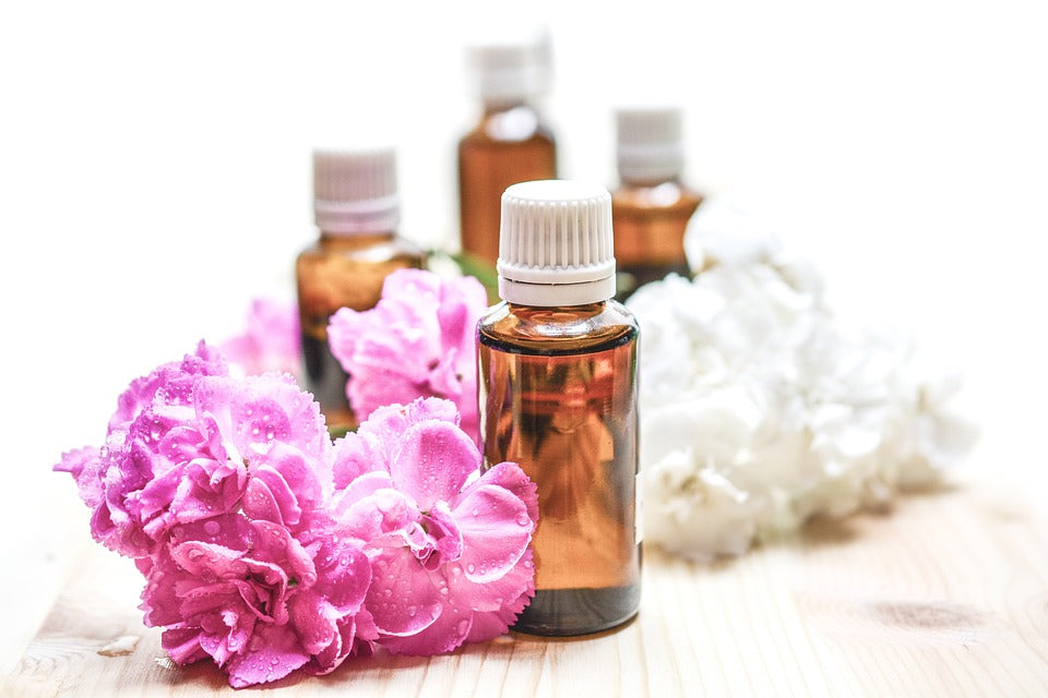 THE 10 ESSENTIAL OILS EVERYONE SHOULD STOCK UP ON